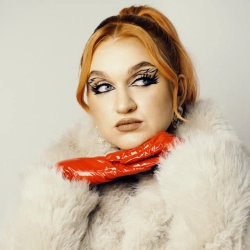 Cover art for Досить, Міра Капітан